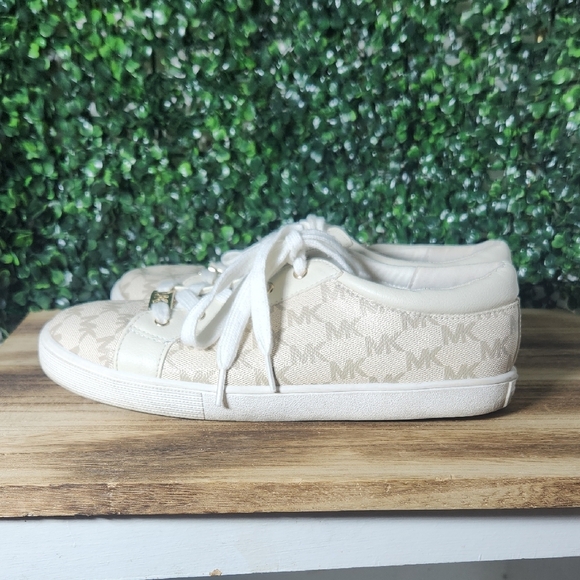 Michael Kors Cream Sneakers Size 5.5 - Picture 4 of 10